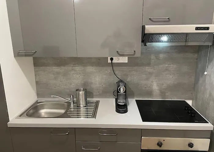 Parking Gratuit Grande Terrasse Proche Centre Ajaccio (Corsica)